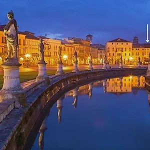 Palazzo Carpediem-prato Della Valle Apartment Padua